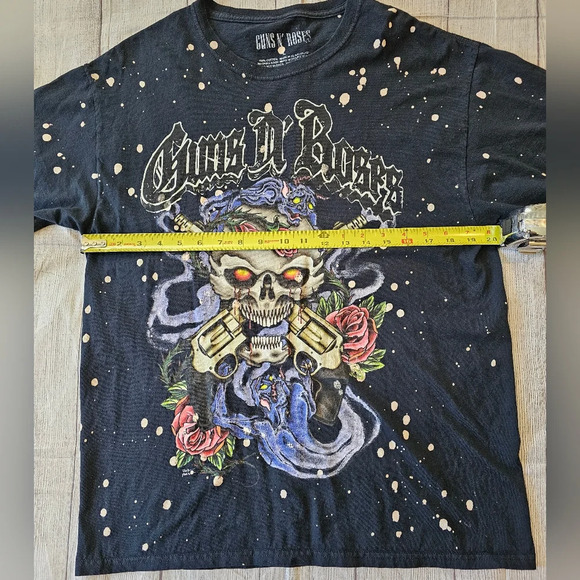 Guns N' Roses Skull Bleached Splatter Graphic Shirt •Size Large• Black Band Tee - Picture 7 of 7